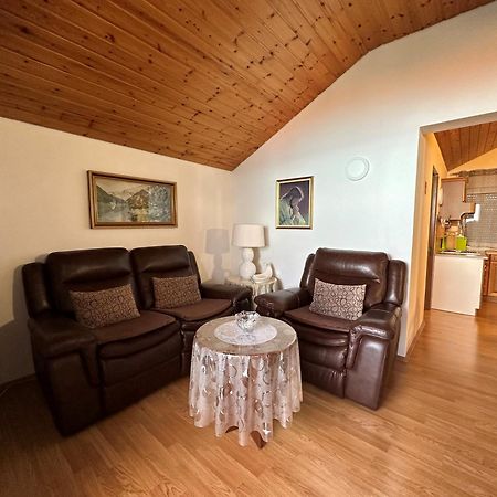 Apartments Nino Podstrana Ngoại thất bức ảnh