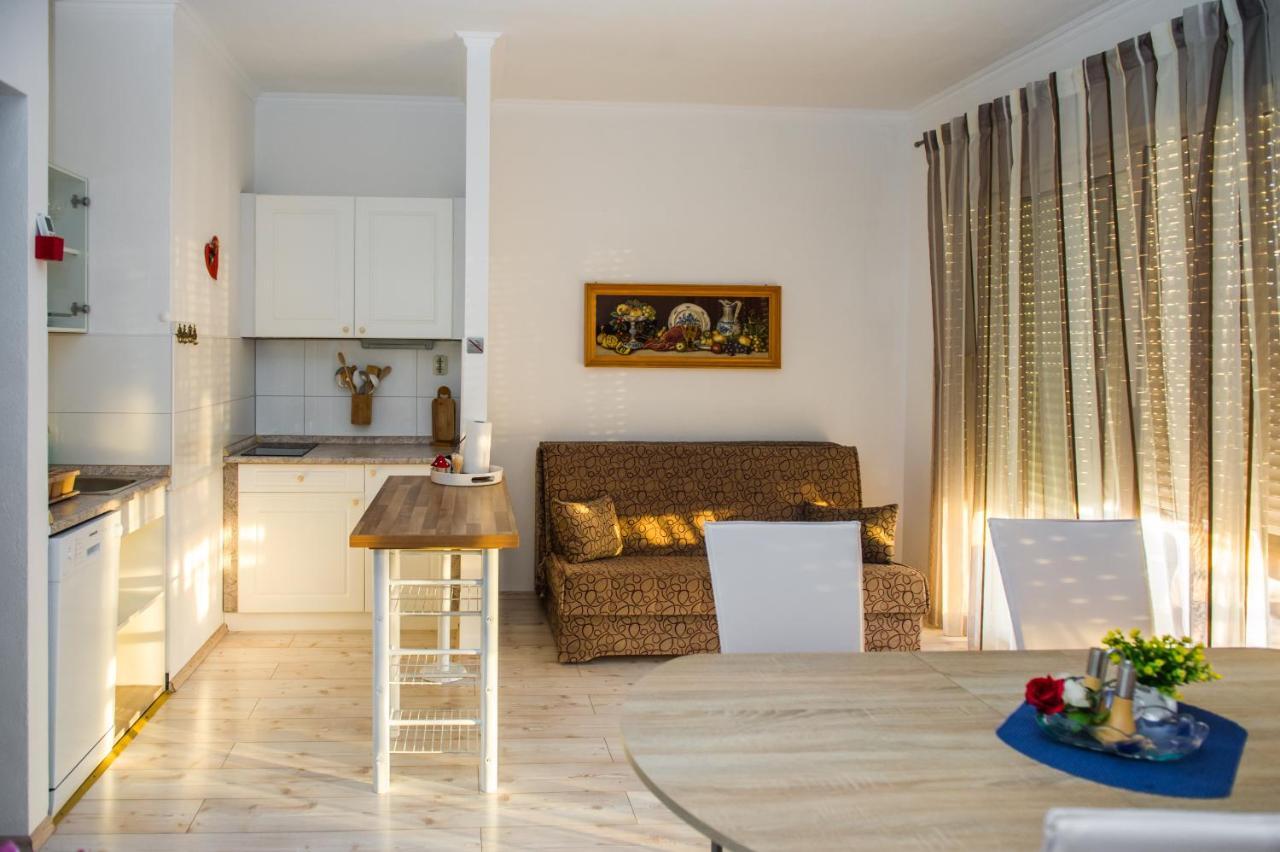Apartments Nino Podstrana Ngoại thất bức ảnh