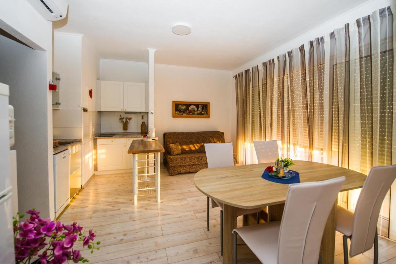 Apartments Nino Podstrana Ngoại thất bức ảnh