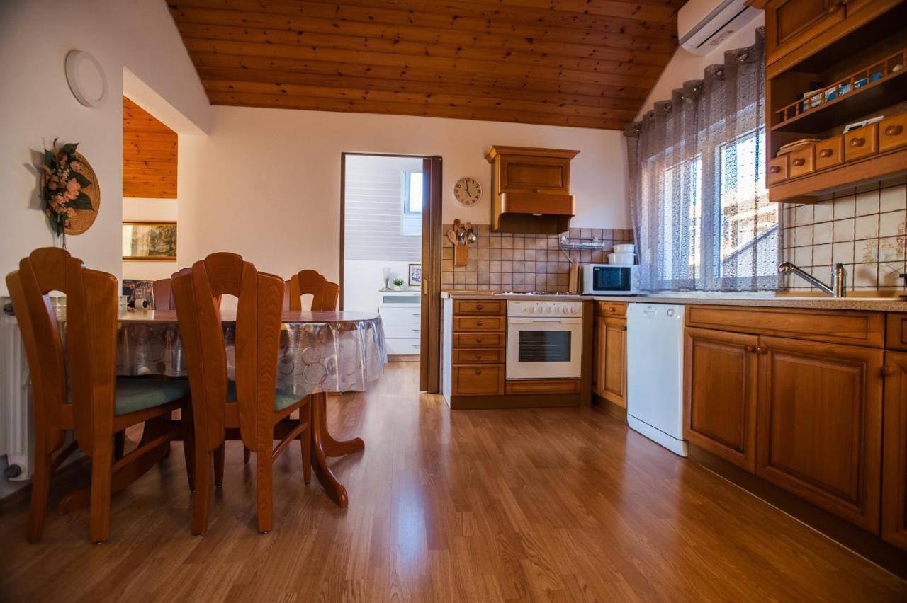 Apartments Nino Podstrana Ngoại thất bức ảnh