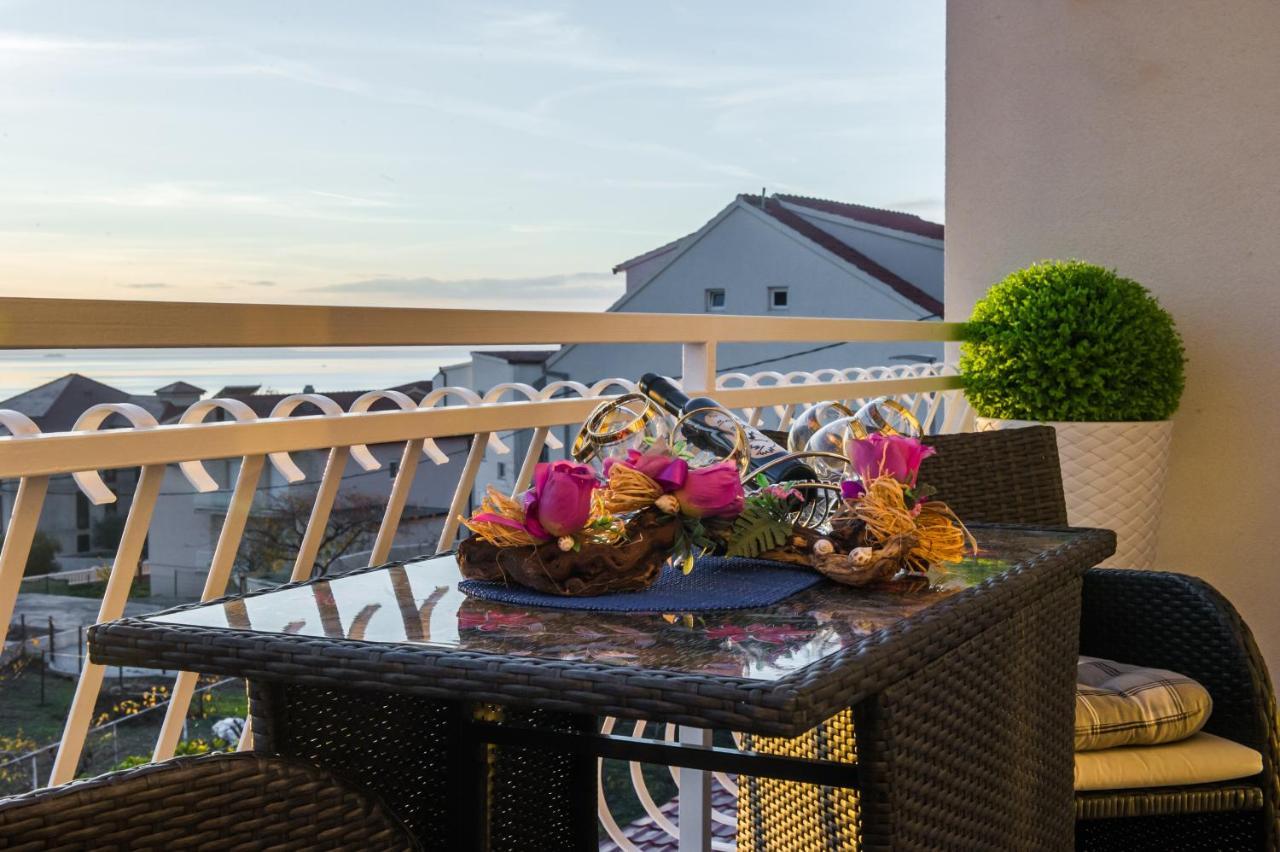 Apartments Nino Podstrana Ngoại thất bức ảnh